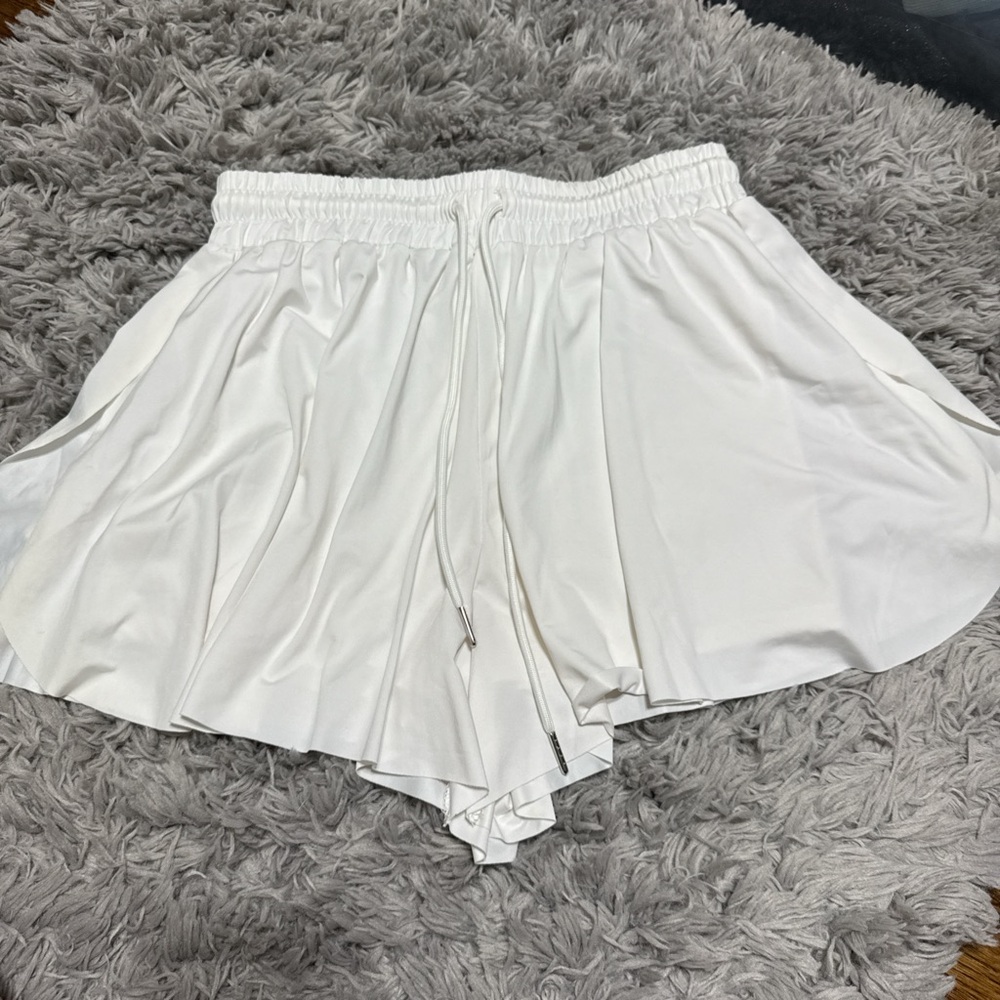 Elegant White Women's Shorts